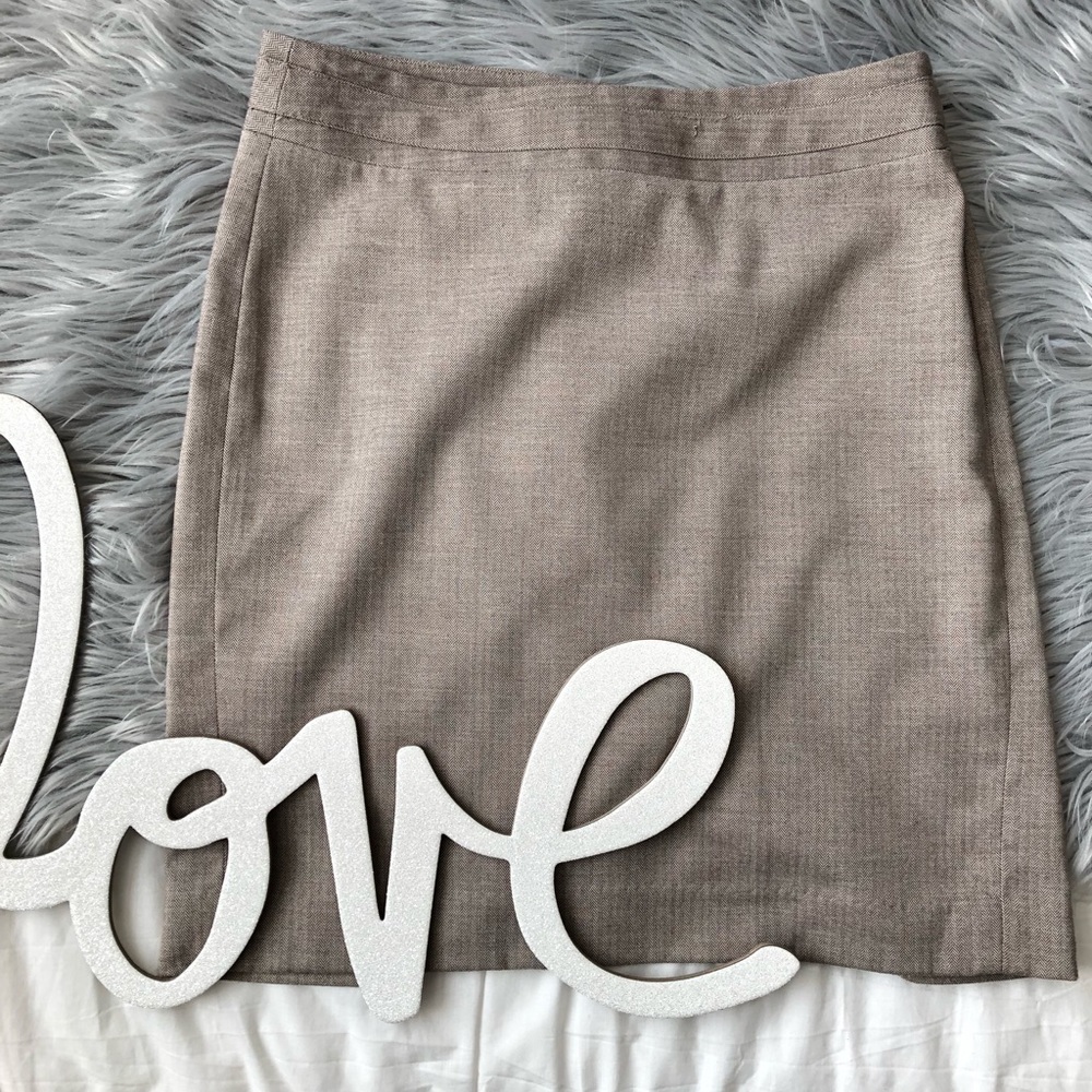 Banana Republic taupe pencil skirt (M2)